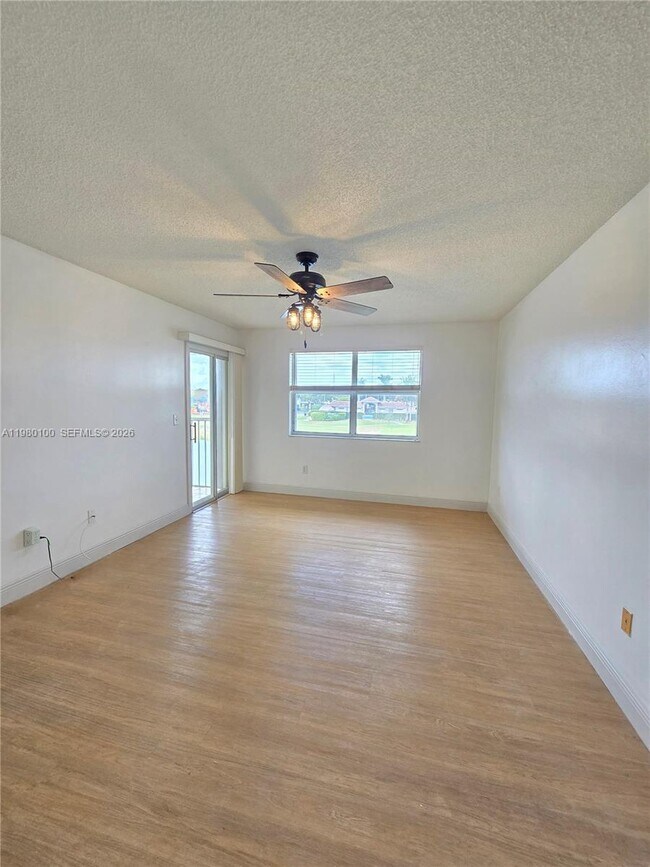 Building Photo - 2510 SE 19th Pl