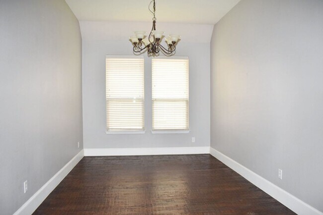 Building Photo - 10312 Colfax Dr