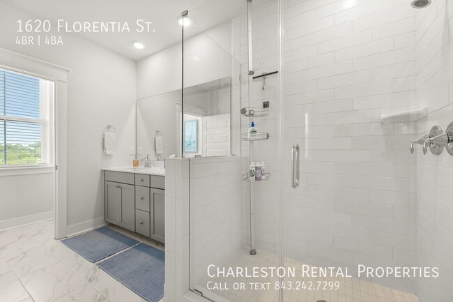 Building Photo - 1620 Florentia St