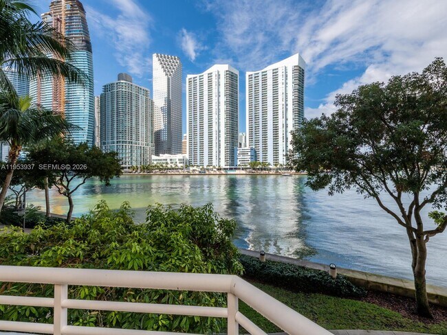 Building Photo - 888 Brickell Key Dr