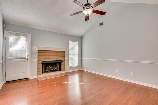 Building Photo - 3882 Villa Ln