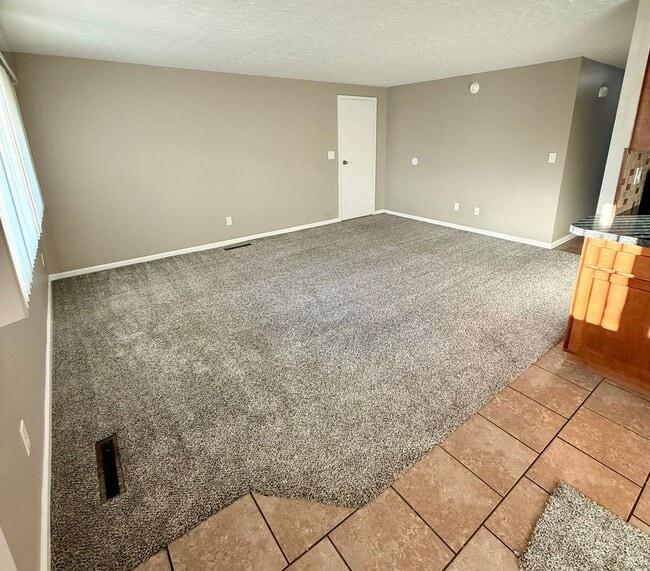 Building Photo - 5137 Mays Ave