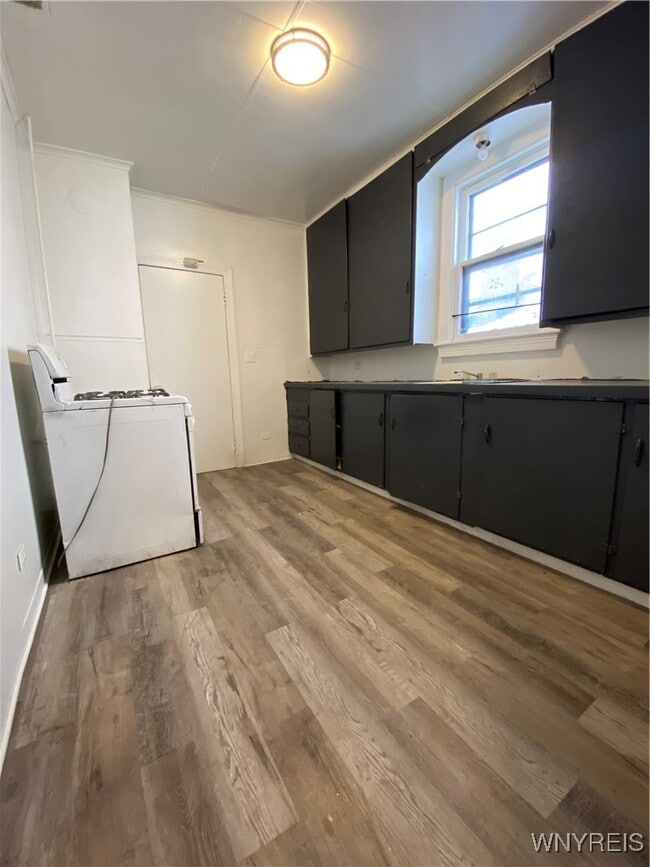 Building Photo - 235 High St