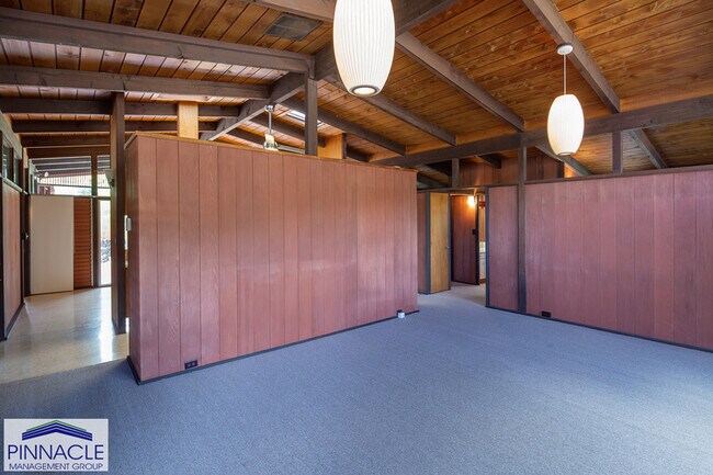Building Photo - 1466 Oili Loop