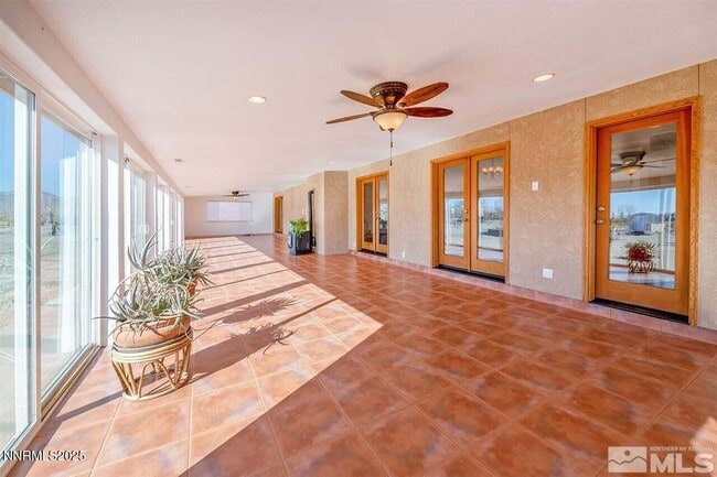 Building Photo - 3165 Green Ave