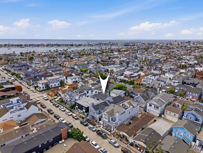 Building Photo - Newly Remodeled 3-Bedroom on Balboa Island...