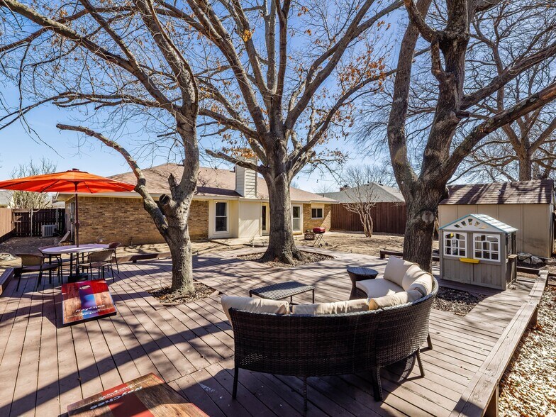 Building Photo - 1113 Roaring Springs Dr