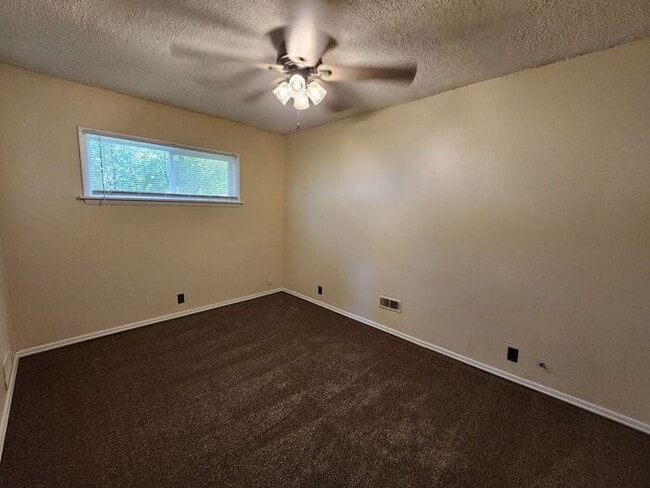 Building Photo - Charming 2-Bedroom Home On Terre Hautes North Side Near Terre Town School