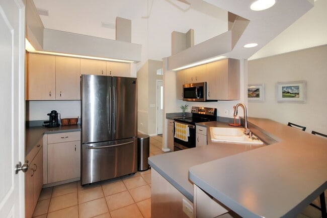 Building Photo - South Venice Annual Home For Rent
