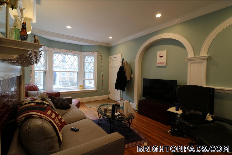 Primary Photo - 11 Orkney Rd
