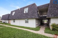 Building Photo - 2111 NW Lindy Ave
