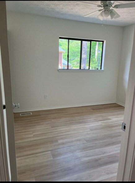 Building Photo - 36 Country Pl Ct