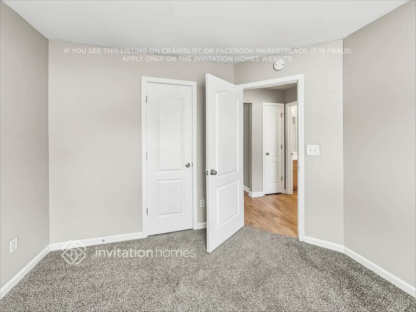 Building Photo - 4730 Camelot Dr