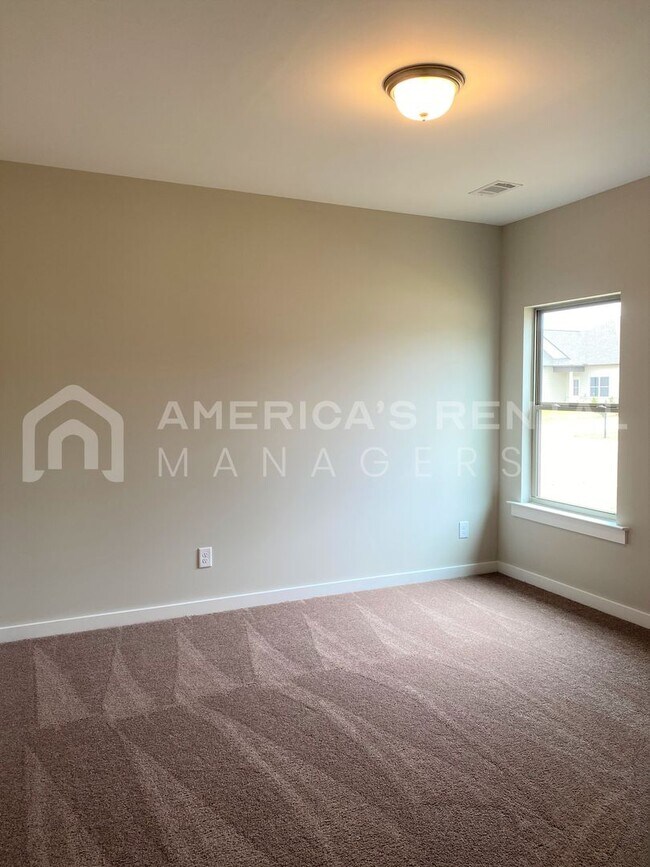 Building Photo - 14395 Chase Dr