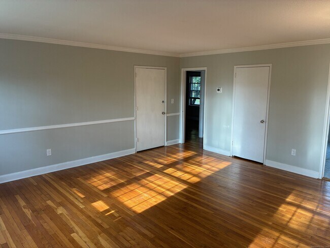 Building Photo - 202 Park St