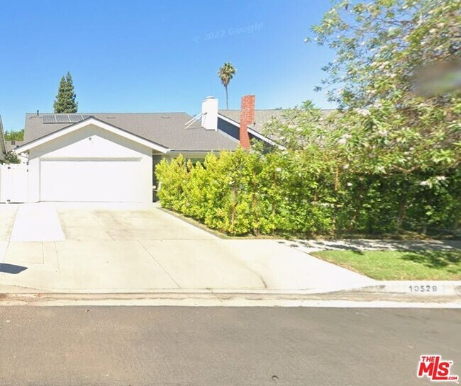 Building Photo - 10527 Bianca Ave