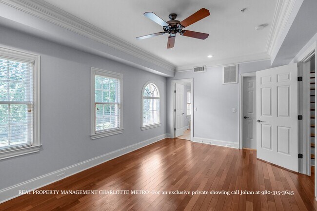 Building Photo - 529 Queens Rd