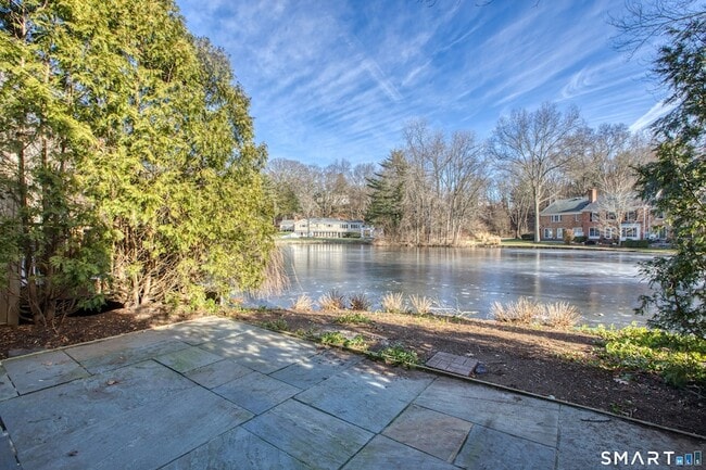 Building Photo - 9 Georgetowne N