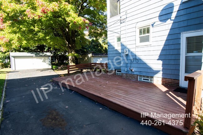 Building Photo - Stunning 3BR 2BA in Cleveland Heights!