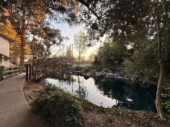 Building Photo - Updated 2 Bedroom, 2 Bath Condo in Gated Summershore Community – San Jose!