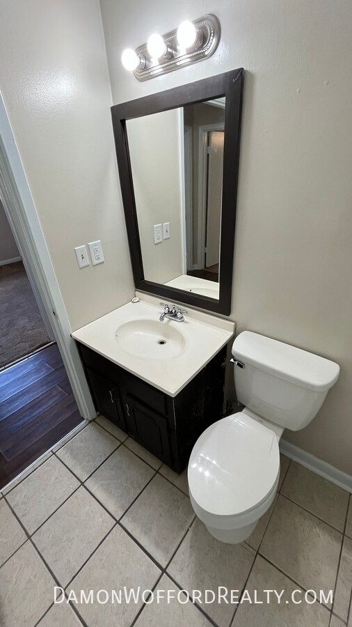 Building Photo - 242 Old Town Crossing