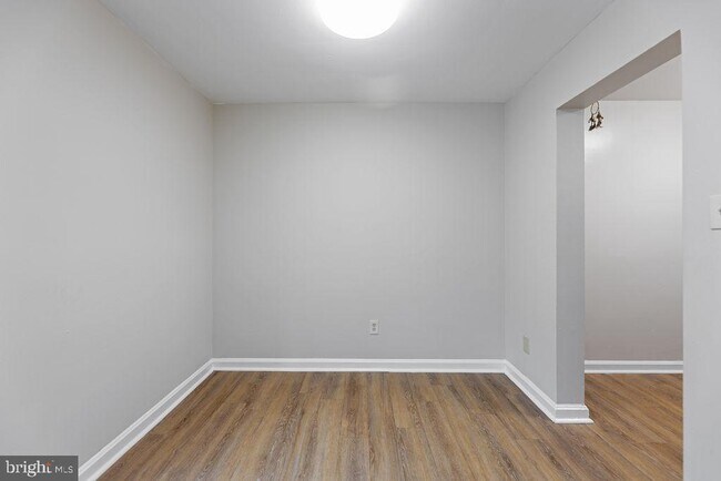Building Photo - 702 Chaney Dr