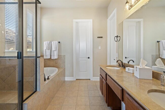 Building Photo - 2216 Gilia Dr