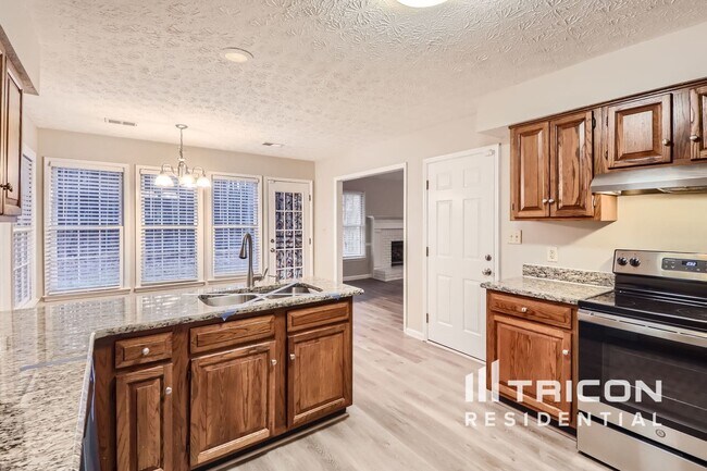 Building Photo - 255 Mercedes Trail