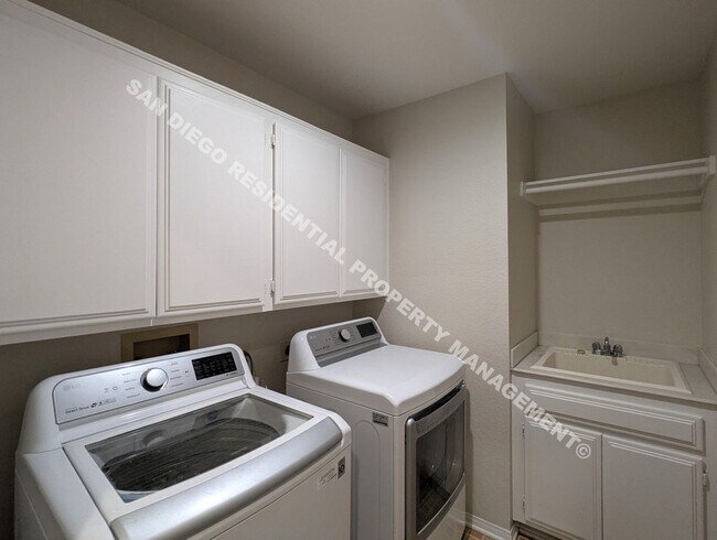 Building Photo - Beautiful Single Story Home in the PERFECT Rancho Bernardo Location