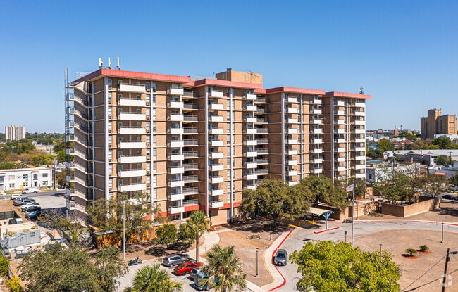 Building Photo - Villa Tranchese Apartments