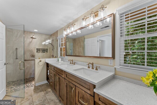 Building Photo - 206 Fortson Dr
