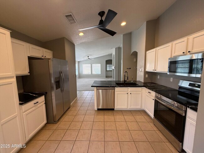 Building Photo - 12732 S 175th Dr