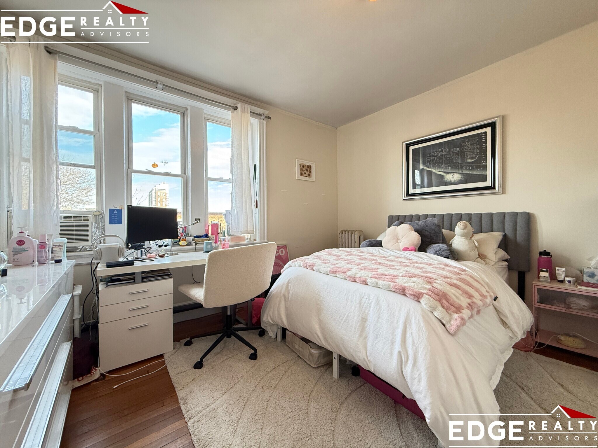 Building Photo - 72 Egmont St