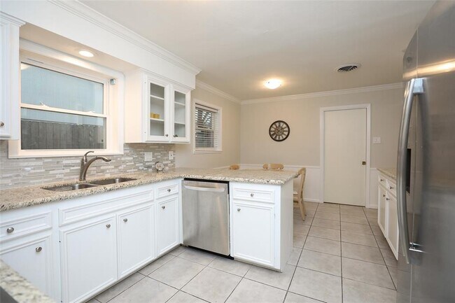 Building Photo - 5822 Cheena Dr