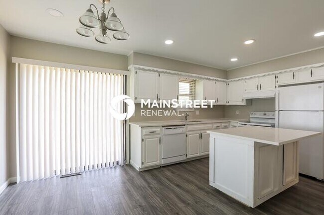 Building Photo - 3 Bedroom Pet-Friendly Home in INDEPENDENC...