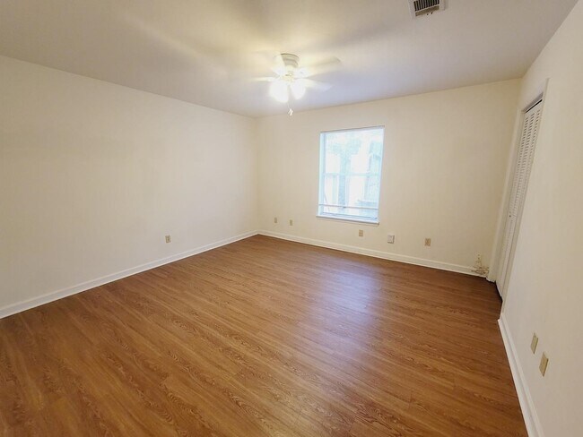 Building Photo - 1555 San Luis Rd