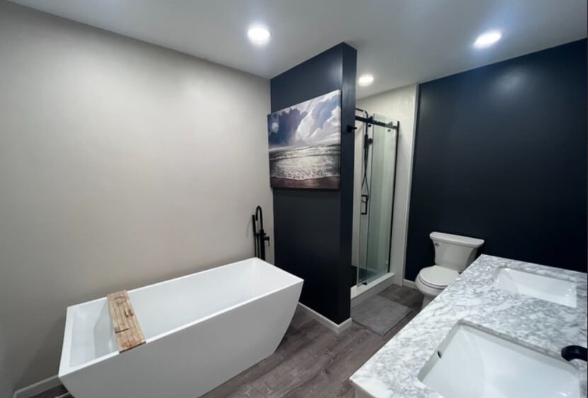 Building Photo - 3430 Urbandale Ln N