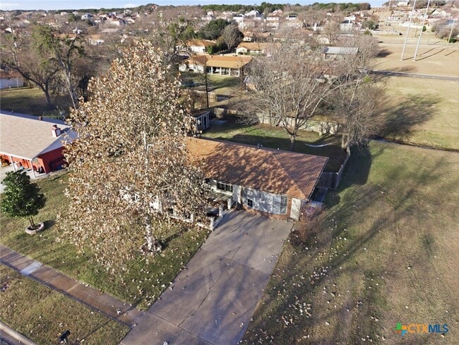 Building Photo - 610 Creek St