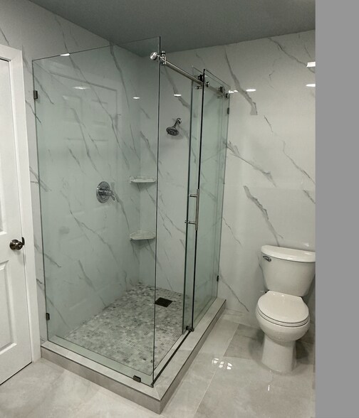 Shower - 11040 Eastbrook Ave