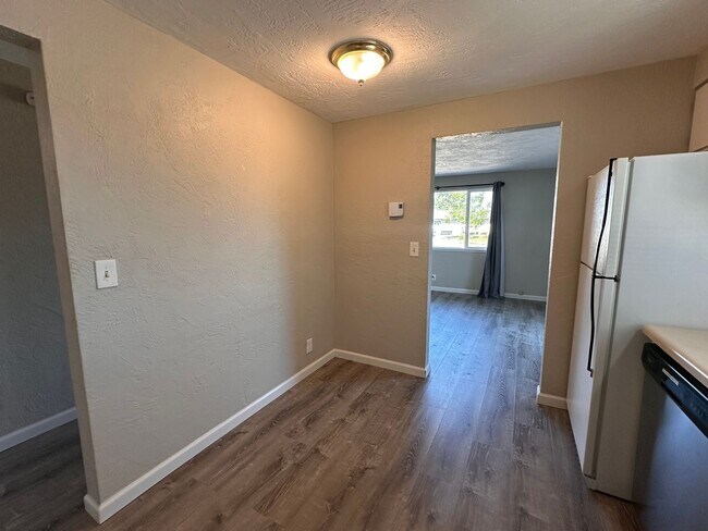 Building Photo - 148-38th Place Duplex