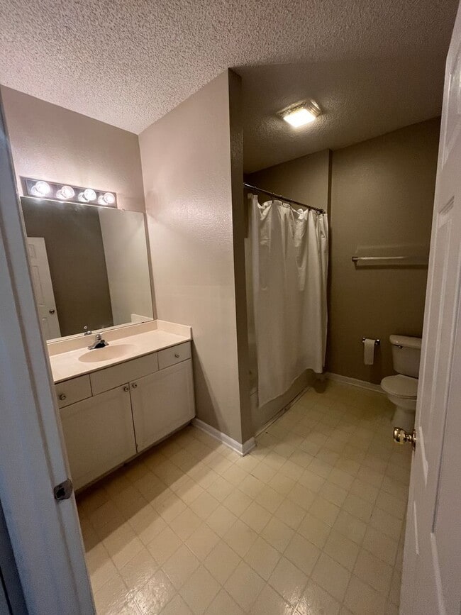 Building Photo - 2224 Arbor Lakes Cir