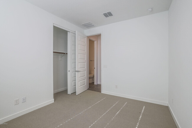 Building Photo - 16581 W Charlotte Dr