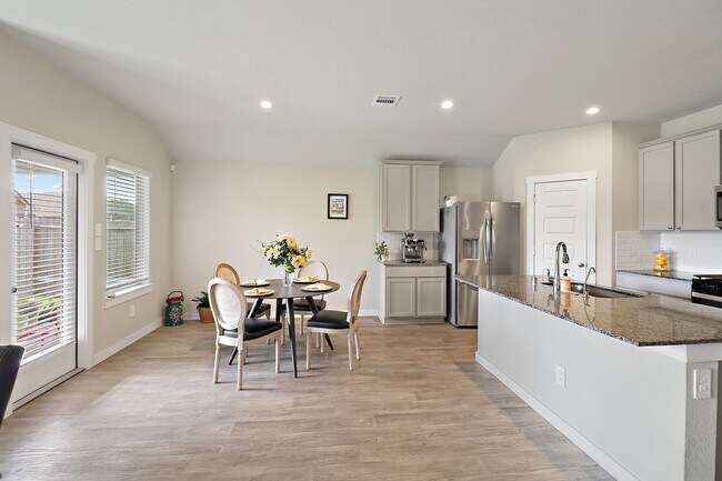 Building Photo - 127 Walnut Hl Ct