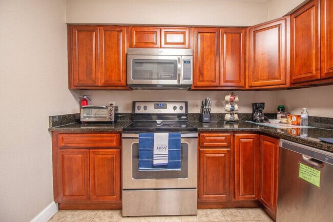 Building Photo - 1324 Catalpa Ln