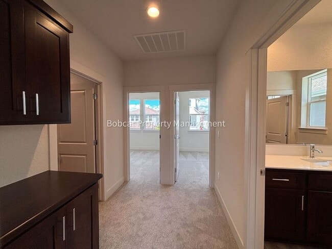 Building Photo - 1150 Little Ln