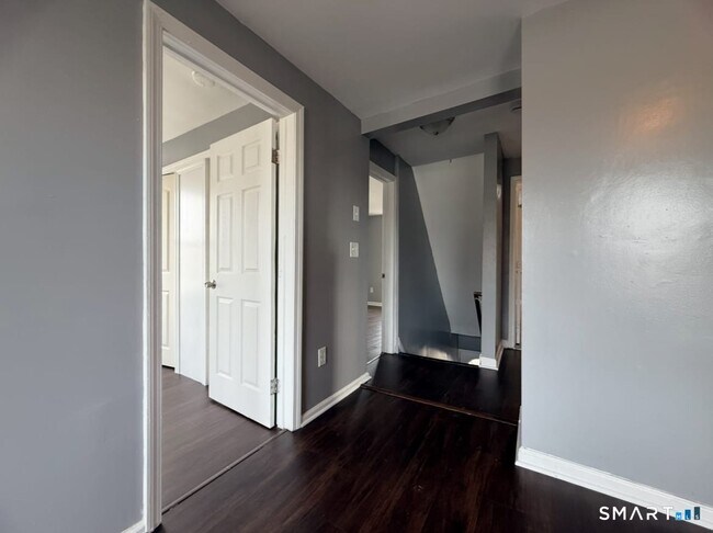 Building Photo - 26 Clarence St