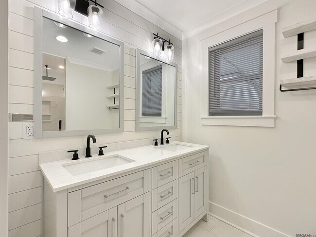 Building Photo - 7323 Sheffield Ct