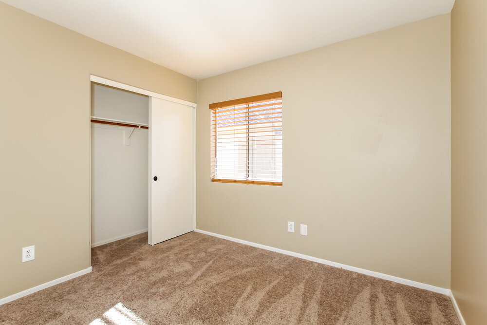 Building Photo - 12649 W Shaw Butte Dr