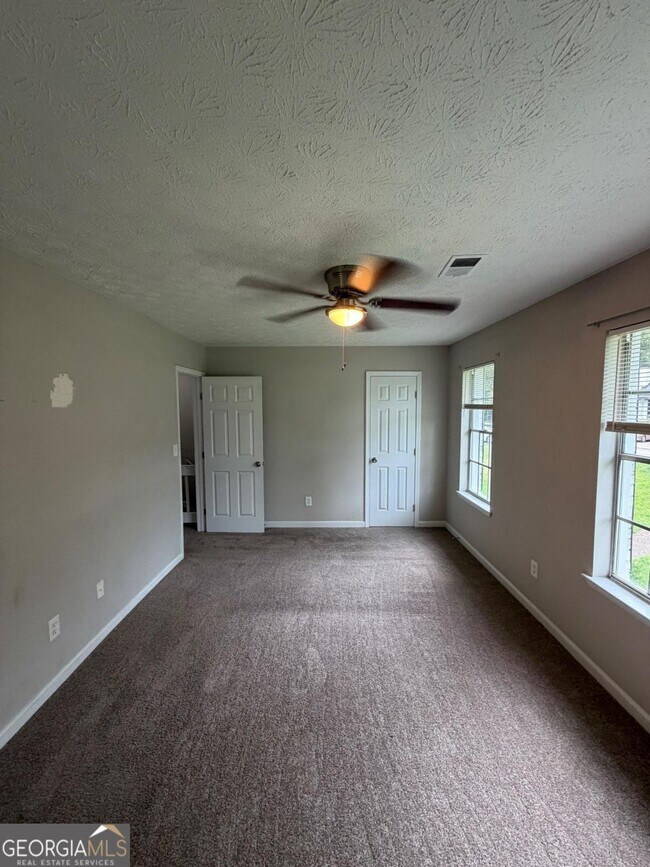 Building Photo - 8513 Pineland Dr