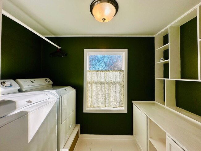 Building Photo - {8520} Charming Four Bedroom in Fantastic Location + Two Main Floor Bedrooms + Hardwood Floors + ...